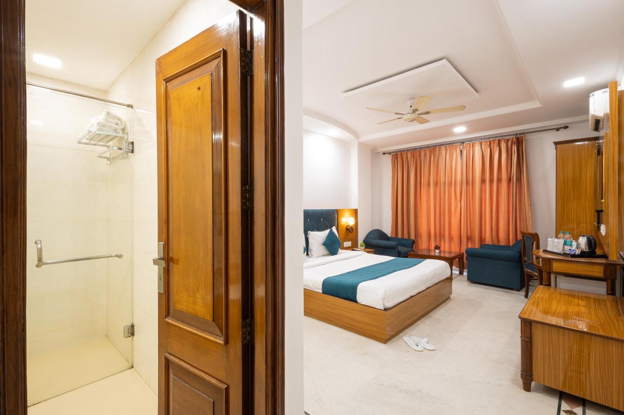 Hotel Panickers Residency - Ajmal Khan Market Near Karol Bagh Metro Delhi  Esterno foto