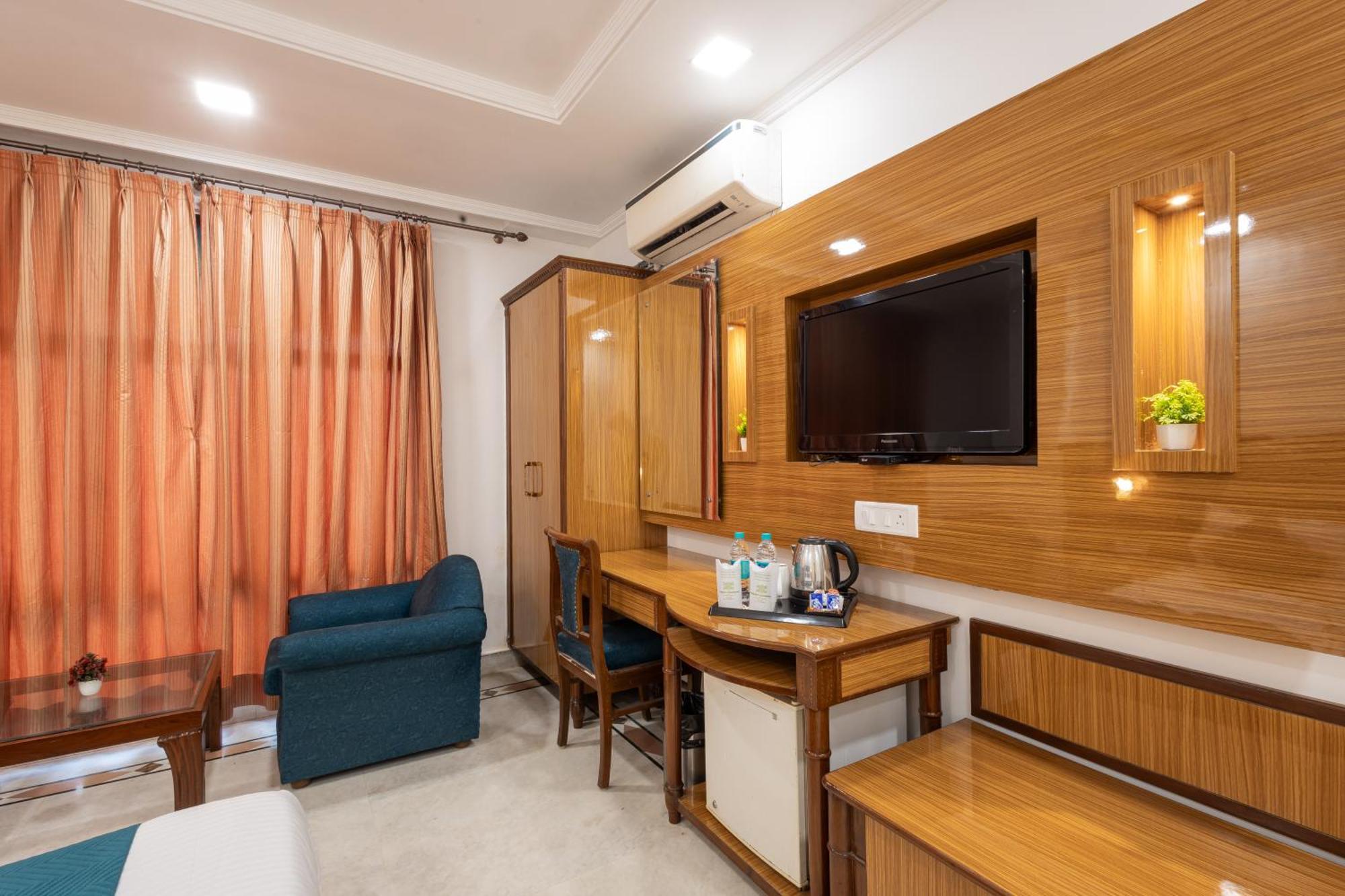 Hotel Panickers Residency - Ajmal Khan Market Near Karol Bagh Metro Delhi  Esterno foto