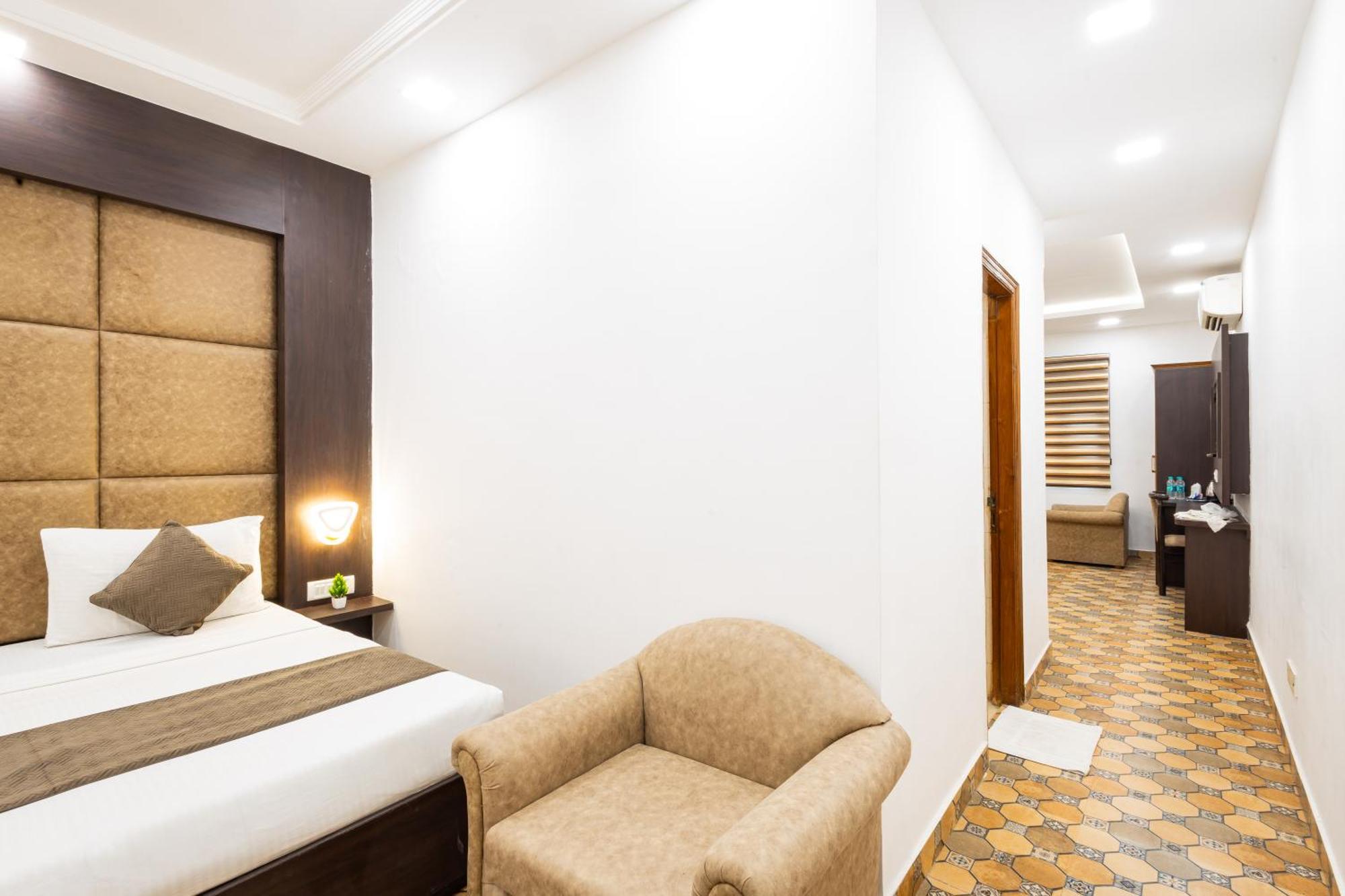Hotel Panickers Residency - Ajmal Khan Market Near Karol Bagh Metro Delhi  Esterno foto