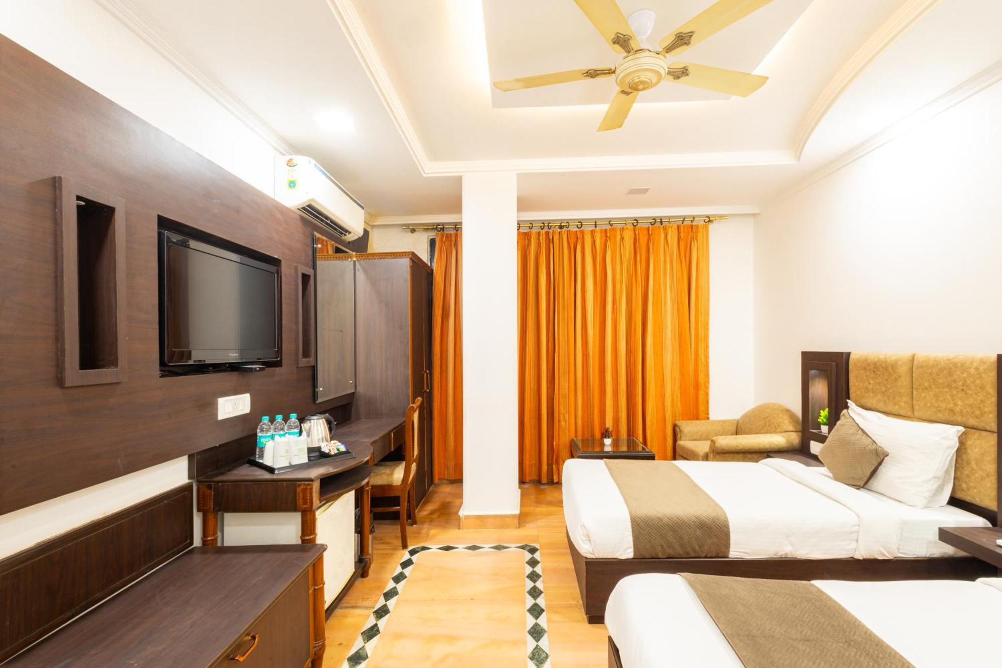Hotel Panickers Residency - Ajmal Khan Market Near Karol Bagh Metro Delhi  Esterno foto