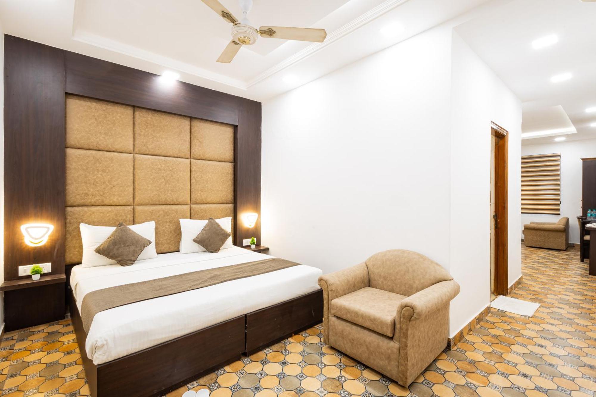 Hotel Panickers Residency - Ajmal Khan Market Near Karol Bagh Metro Delhi  Esterno foto