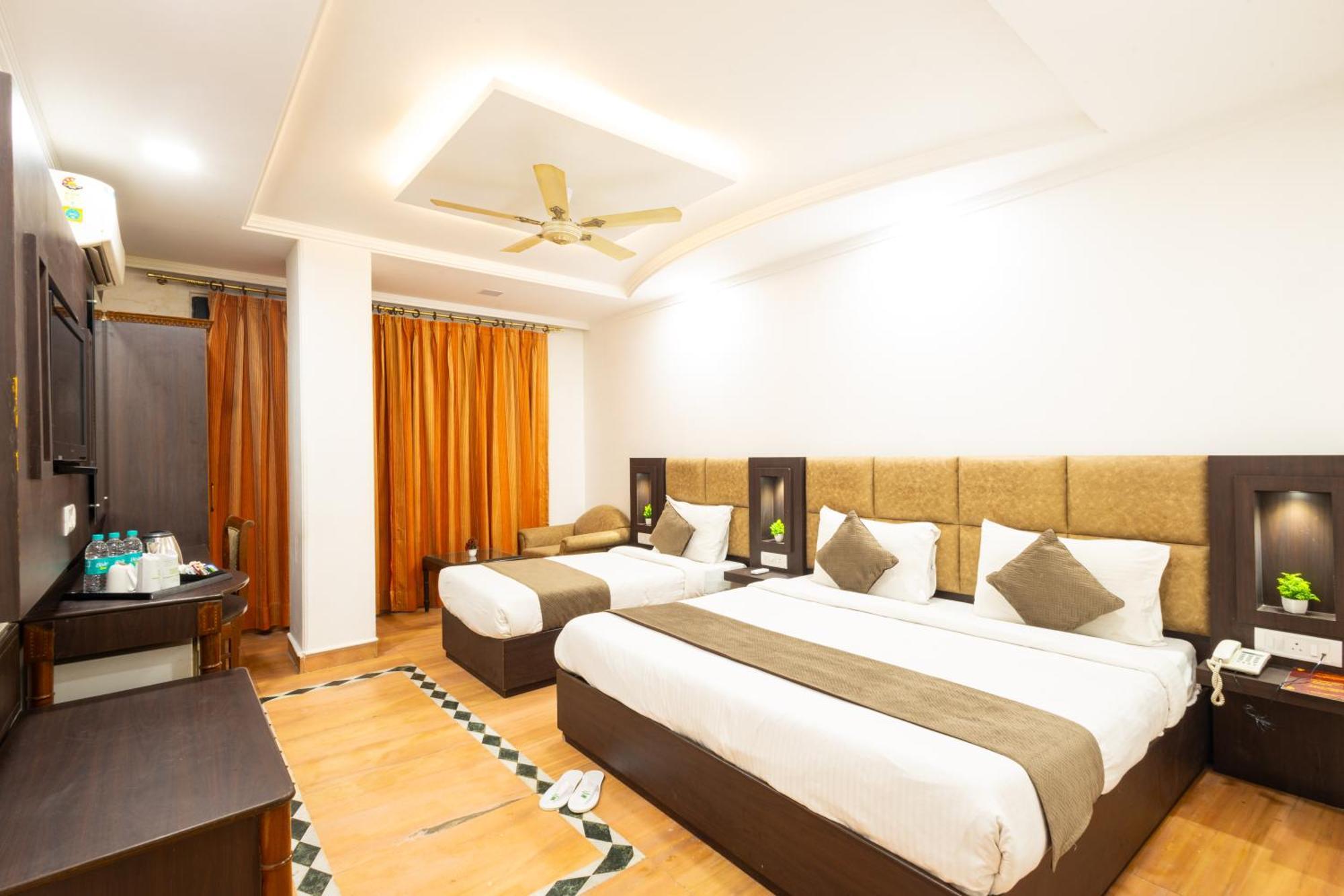 Hotel Panickers Residency - Ajmal Khan Market Near Karol Bagh Metro Delhi  Esterno foto